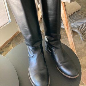 Frye Melissa black back zip button 9B